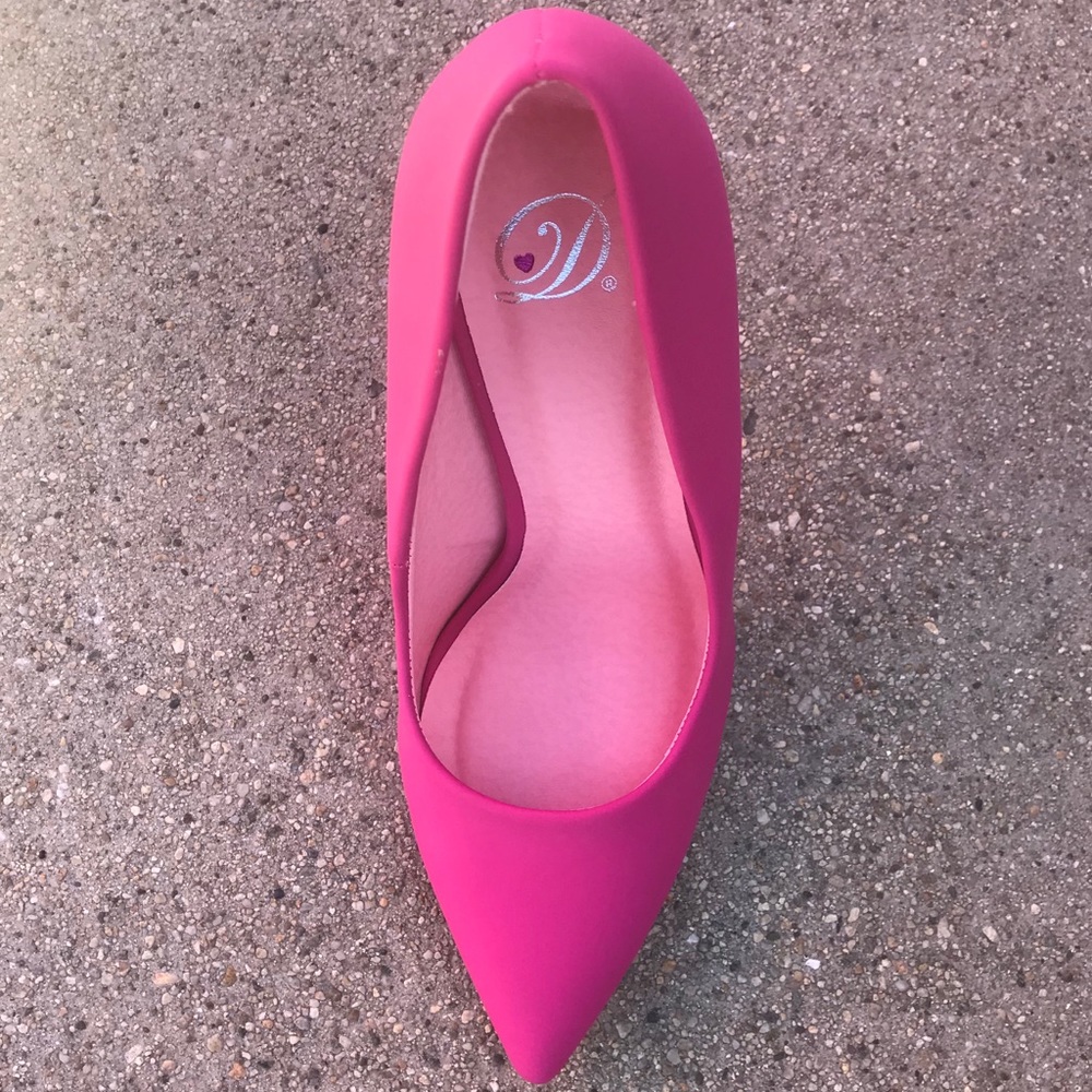 1 left! Delicious Hot Pink Closed Toe PUMP 4” Heel - Picture 5 of 6